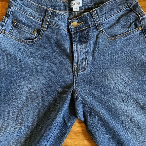 ***Sale*** 🌻 EUC Cache Embroidered Flare Leg Jeans. Originally $50 - Picture 2 of 3